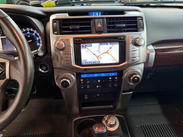 2018 Toyota 4Runner Limited 4WD photo 3
