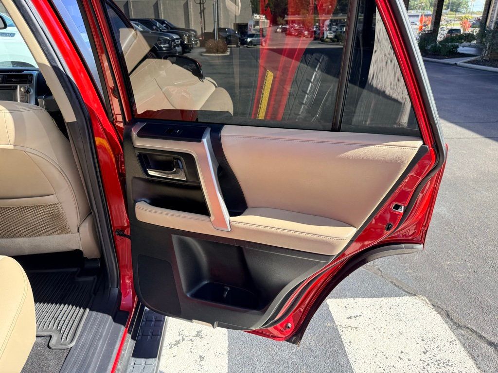 2018 Toyota 4Runner SR5 - 22884662 - 11