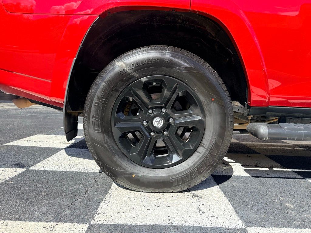 2018 Toyota 4Runner SR5 - 22884662 - 16