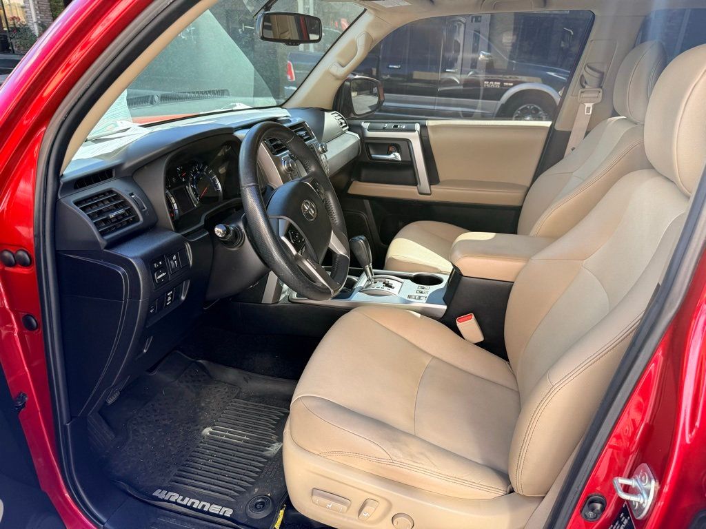 2018 Toyota 4Runner SR5 - 22884662 - 7