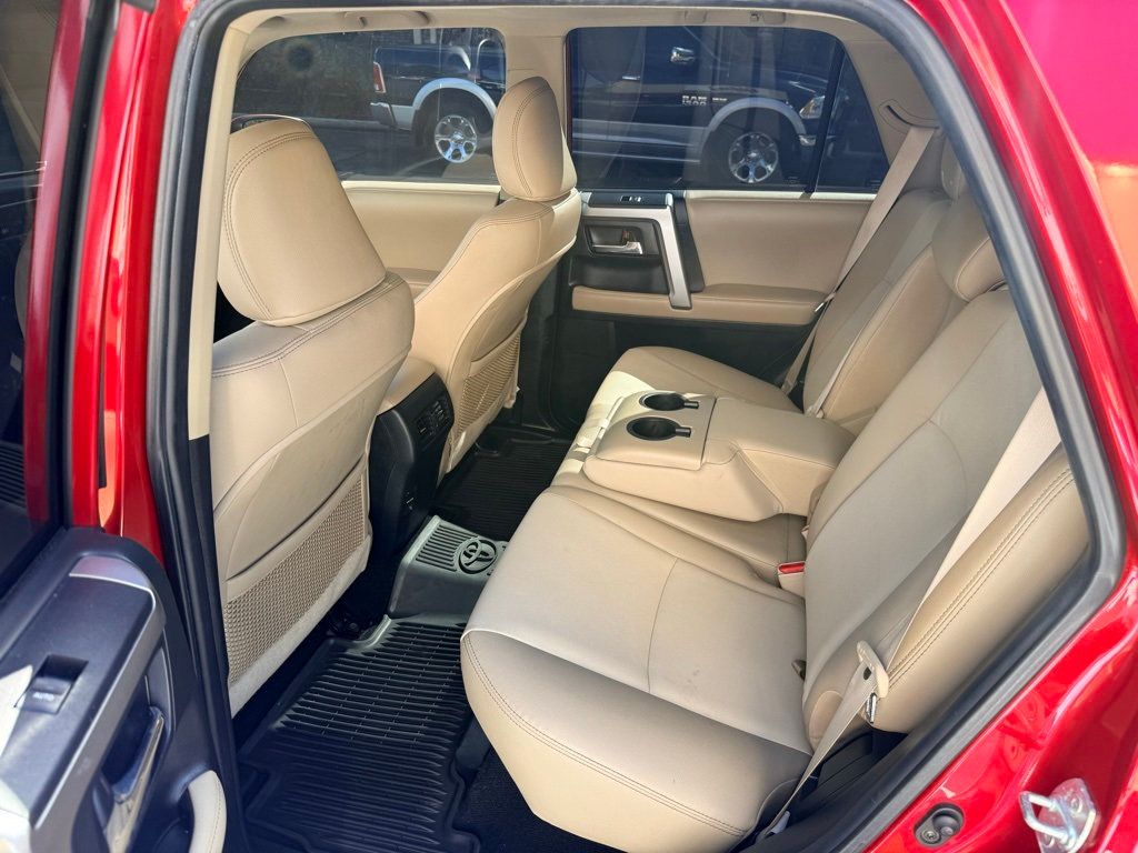 2018 Toyota 4Runner SR5 - 22884662 - 8