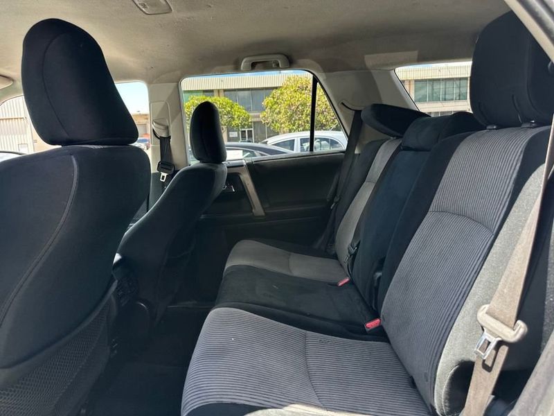 2018 Toyota 4Runner SR5 4WD - 22930155 - 13