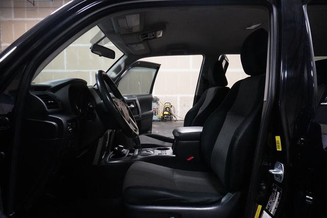 2018 Toyota 4Runner SR5 4WD - 22985657 - 5