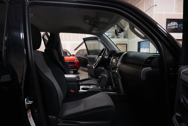 2018 Toyota 4Runner SR5 4WD - 22985657 - 6