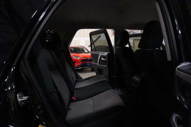 2018 Toyota 4Runner SR5 4WD - 22985657 - 8