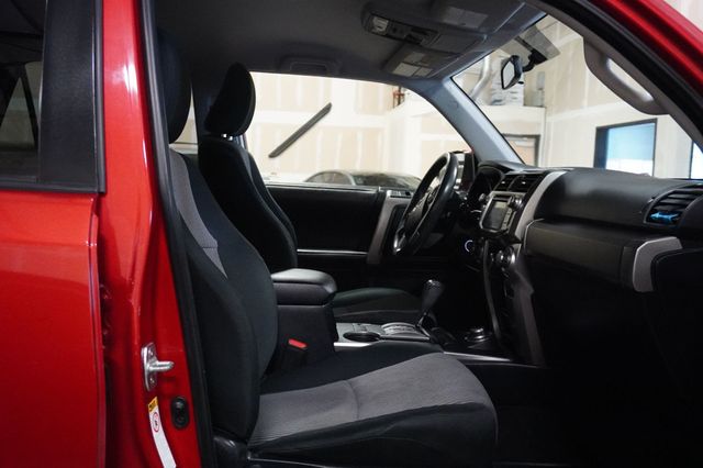 2018 Toyota 4Runner SR5 4WD - 23049243 - 9