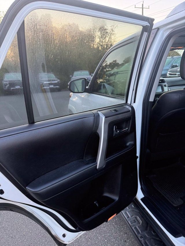 2018 Toyota 4Runner SR5 4WD - 23094640 - 14