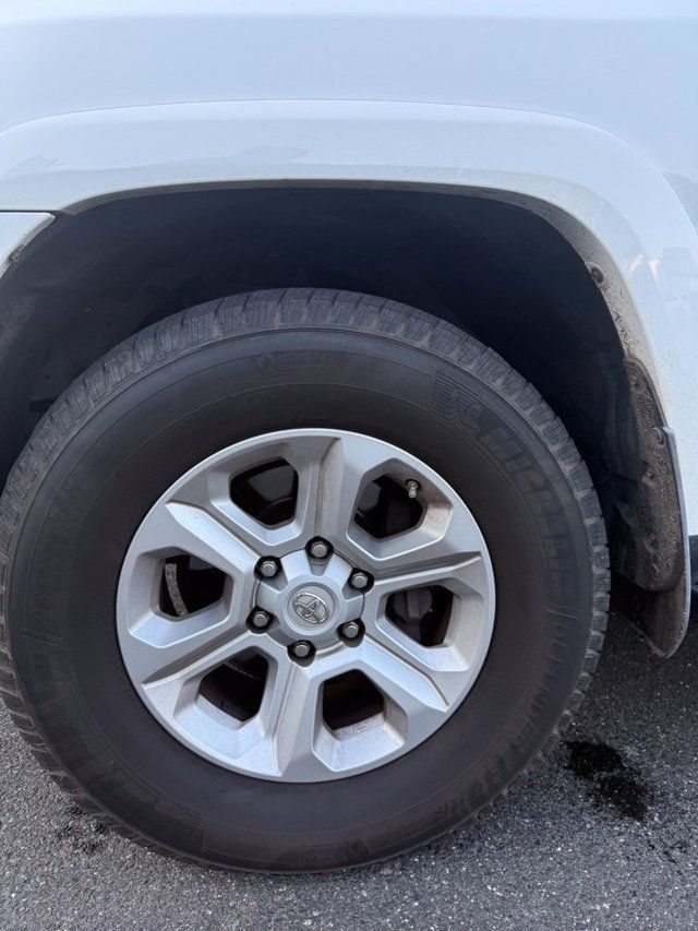 2018 Toyota 4Runner SR5 4WD - 23094640 - 20