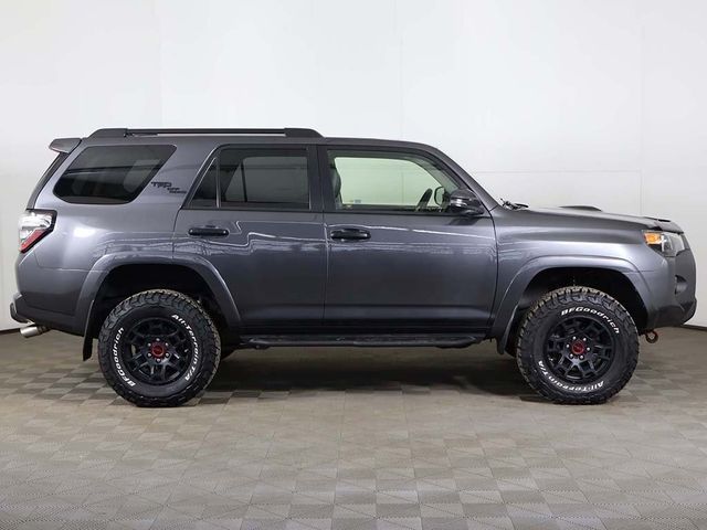 2018 Toyota 4Runner SR5 4WD - 22996951 - 11