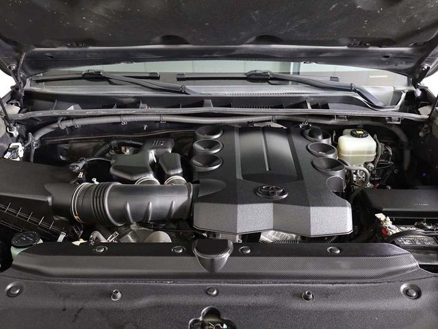 2018 Toyota 4Runner SR5 4WD - 22996951 - 17