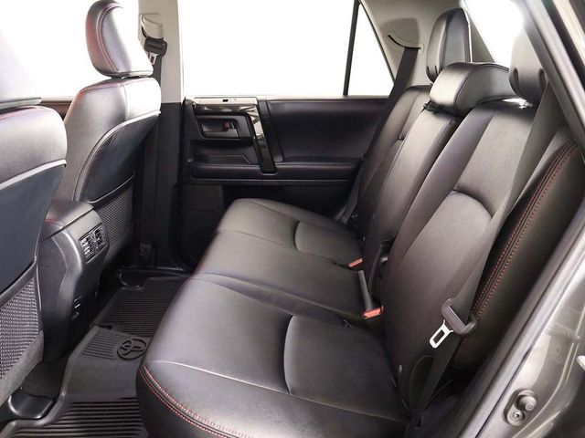 2018 Toyota 4Runner SR5 4WD - 22996951 - 31