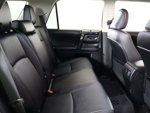 2018 Toyota 4Runner SR5 4WD - 22996951 - 32