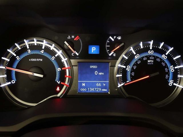 2018 Toyota 4Runner SR5 4WD - 22996951 - 36