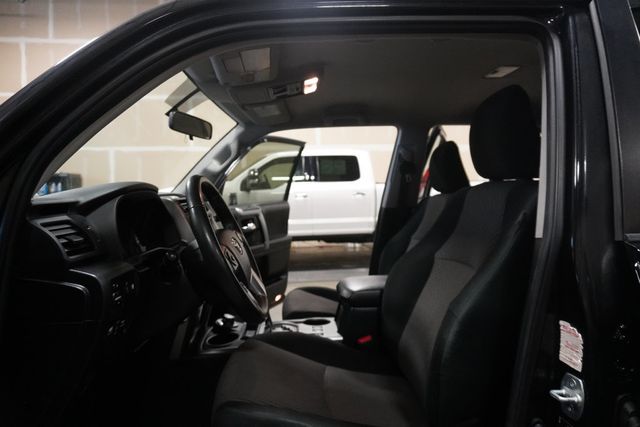 2018 Toyota 4Runner SR5 Premium 4WD - 22981615 - 4