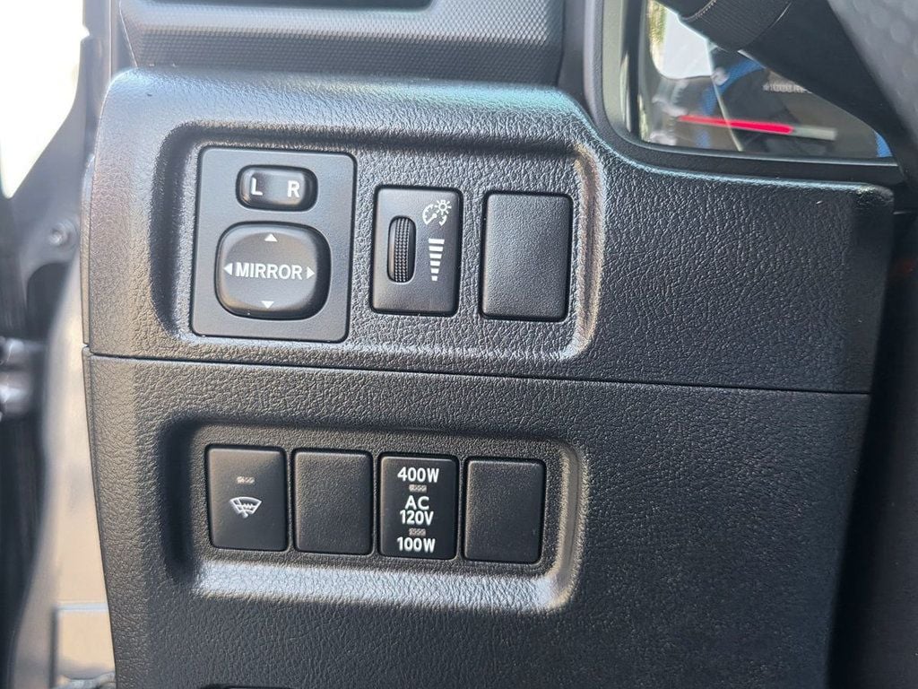 2018 Toyota 4Runner SR5 Premium 4WD - 22930083 - 17