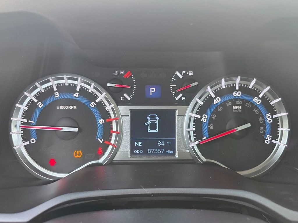 2018 Toyota 4Runner SR5 Premium 4WD - 22930083 - 21