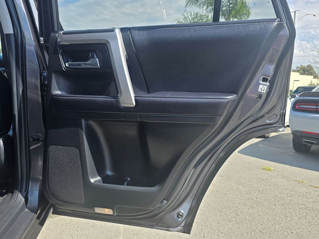 2018 Toyota 4Runner SR5 Premium 4WD - 22930083 - 26