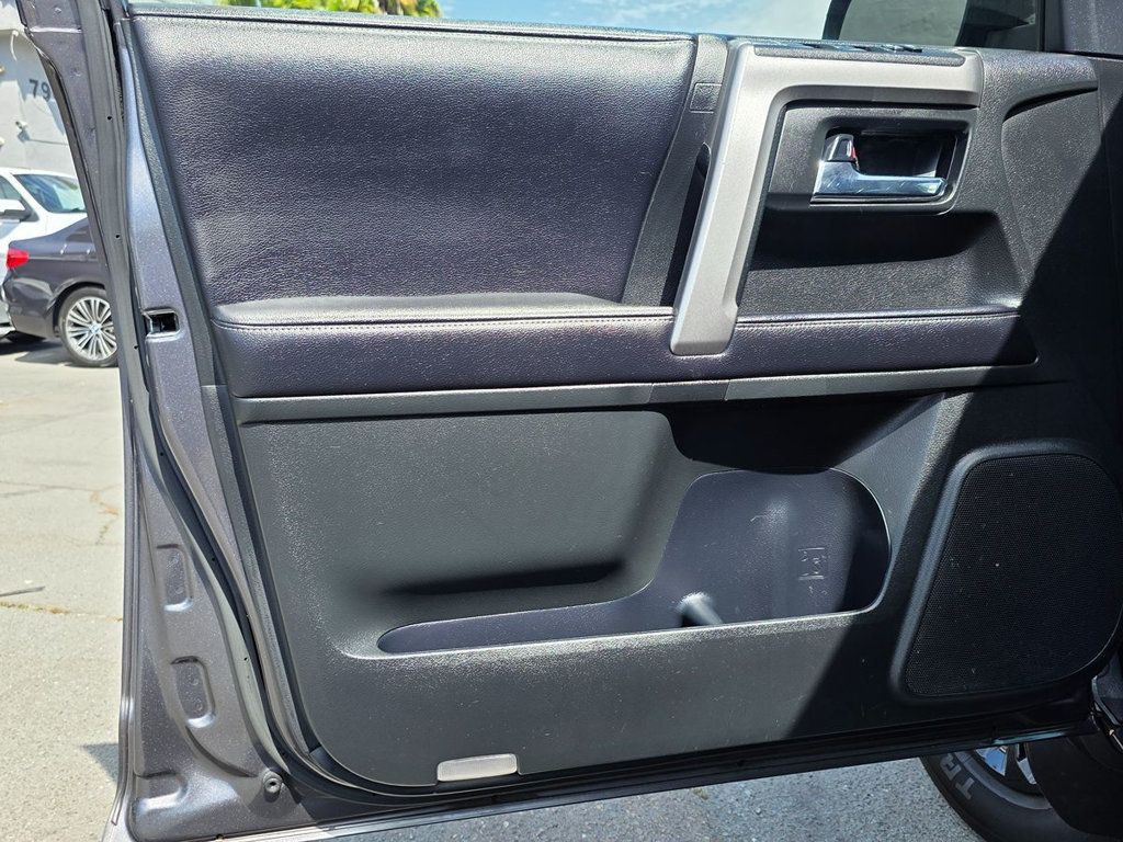 2018 Toyota 4Runner SR5 Premium 4WD - 22930083 - 8