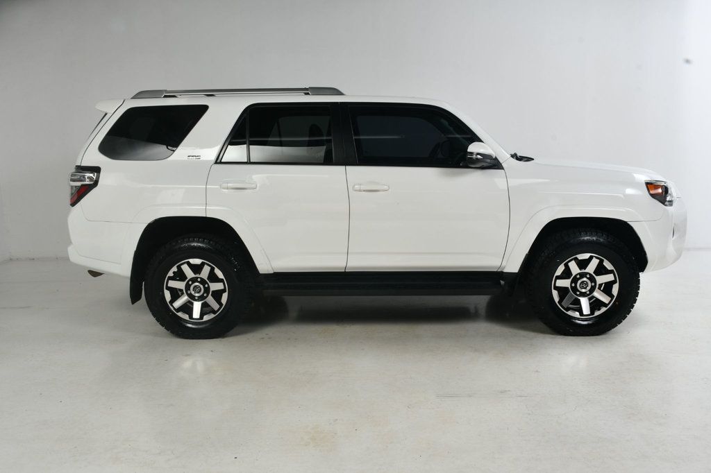 2018 Toyota 4Runner SR5 Premium 4WD photo 4