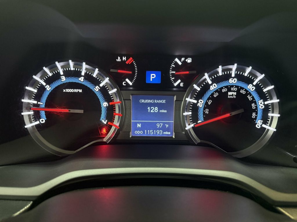 2018 Toyota 4Runner SR5 Premium/Heated Leather Seats/3rd Row Seats/Tow Pkg/Rear Cam - 23066285 - 17