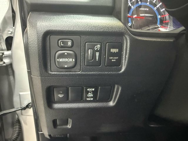 2018 Toyota 4Runner SR5 Premium/Heated Leather Seats/3rd Row Seats/Tow Pkg/Rear Cam - 23066285 - 18