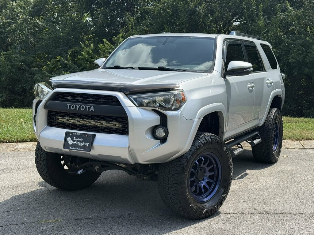 2018 Toyota 4Runner SR5 Premium/Heated Leather Seats/3rd Row Seats/Tow Pkg/Rear Cam - 23066285 - 1