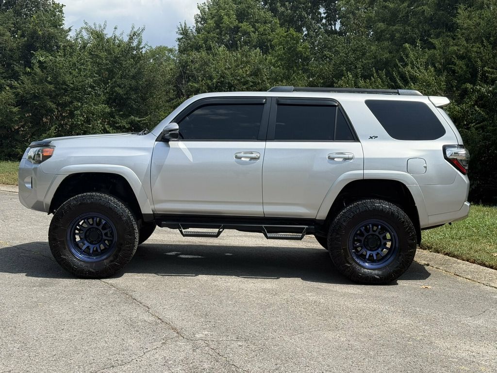 2018 Toyota 4Runner SR5 Premium/Heated Leather Seats/3rd Row Seats/Tow Pkg/Rear Cam - 23066285 - 2