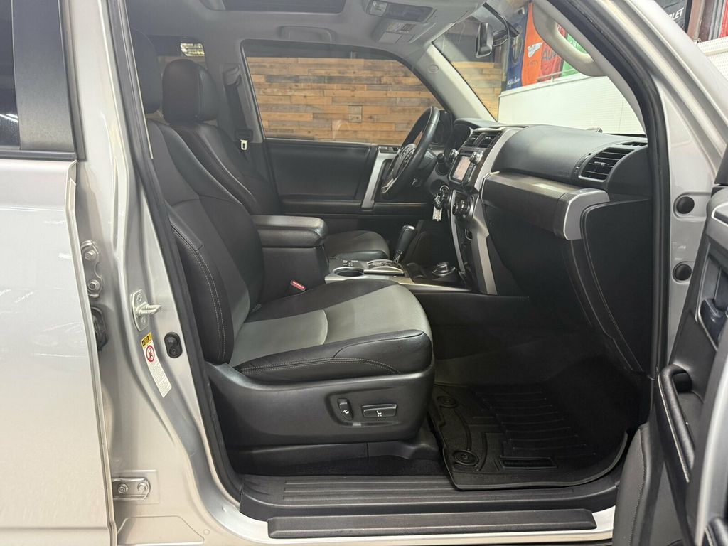 2018 Toyota 4Runner SR5 Premium/Heated Leather Seats/3rd Row Seats/Tow Pkg/Rear Cam - 23066285 - 34