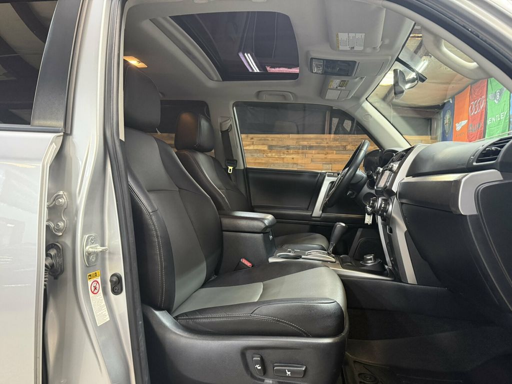2018 Toyota 4Runner SR5 Premium/Heated Leather Seats/3rd Row Seats/Tow Pkg/Rear Cam - 23066285 - 35