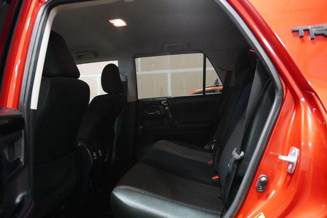 2018 Toyota 4Runner TRD Off Road 4WD - 23025529 - 11