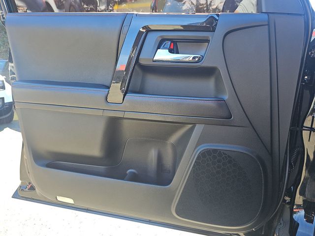 2018 Toyota 4Runner TRD Off Road 4WD - 23007350 - 17