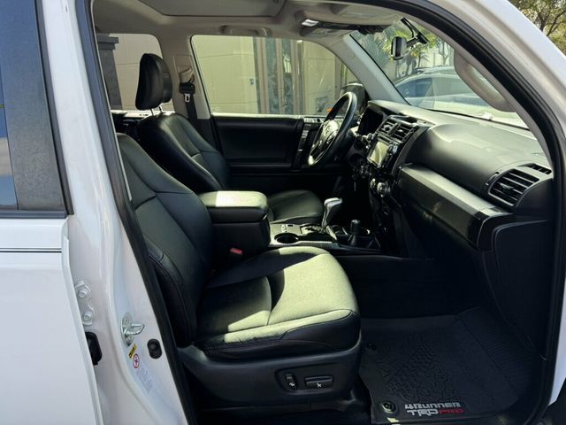 2018 Toyota 4Runner TRD Off Road 4WD - 23101077 - 11