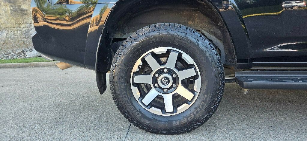 2018 Toyota 4Runner TRD Off Road 4WD - 23027755 - 37