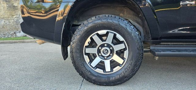 2018 Toyota 4Runner TRD Off Road 4WD - 23027755 - 37