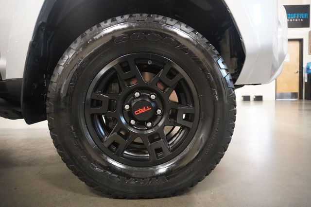 2018 Toyota 4Runner TRD Off Road Premium 4WD - 23084538 - 11