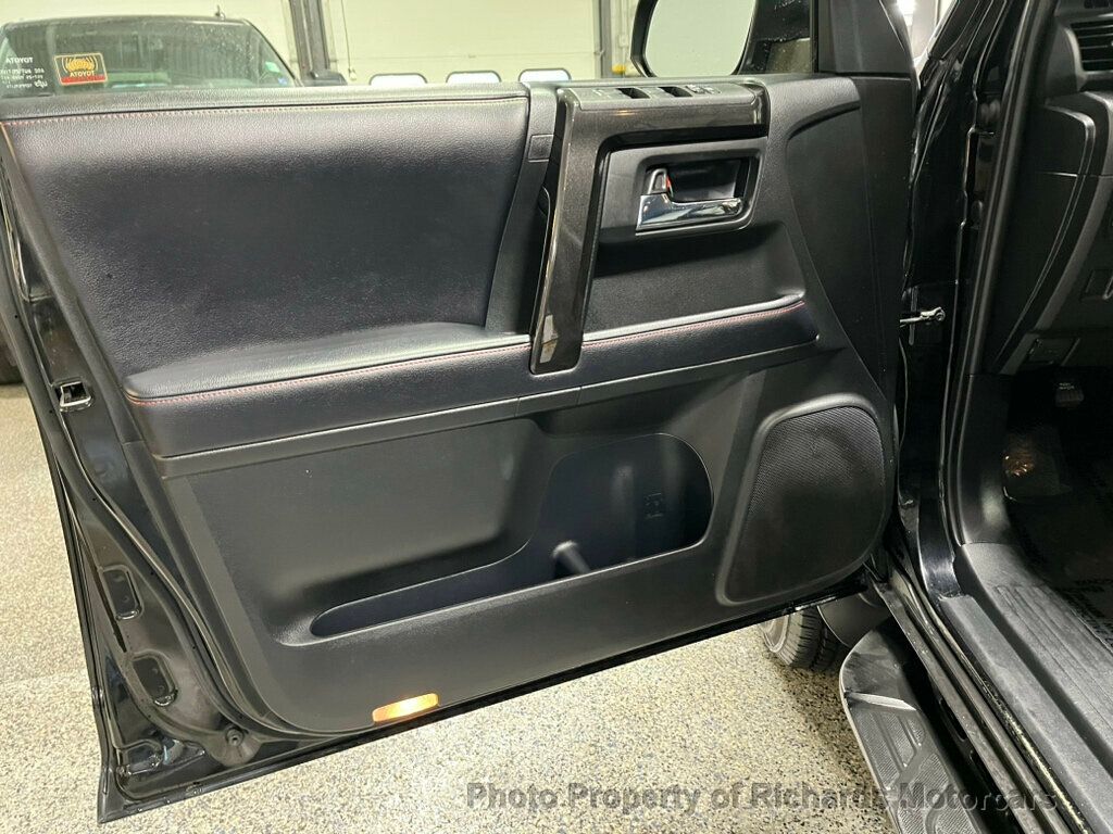 2018 Toyota 4Runner TRD Pro 4WD - 22990626 - 13