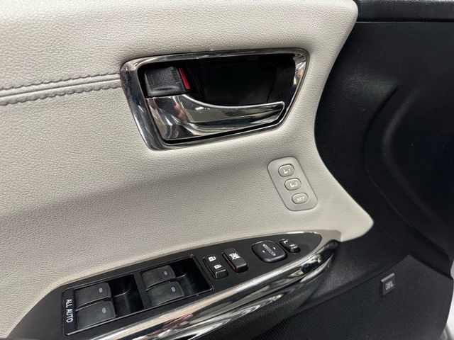 2018 Toyota Avalon Limited - 23000538 - 11