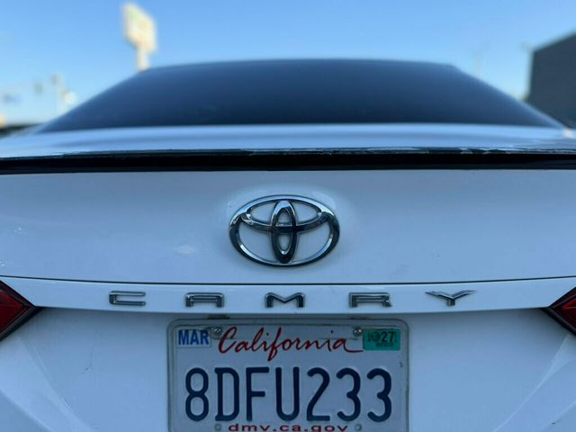 2018 Toyota Camry  - 23045192 - 20