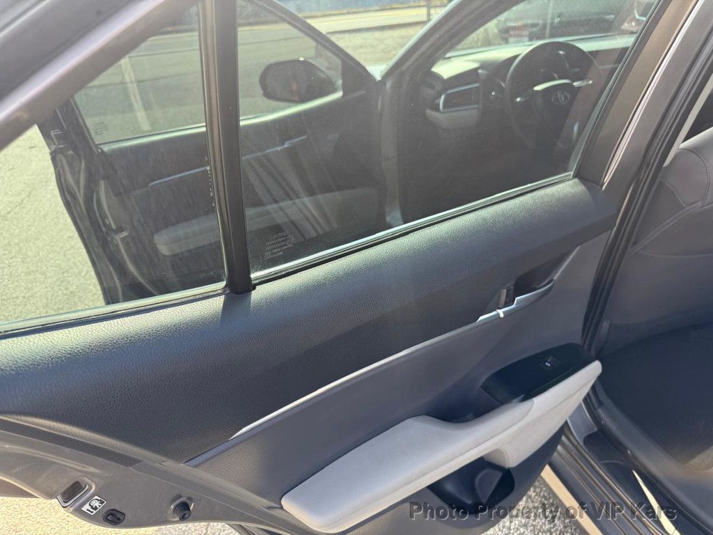 2018 Toyota Camry L photo 11
