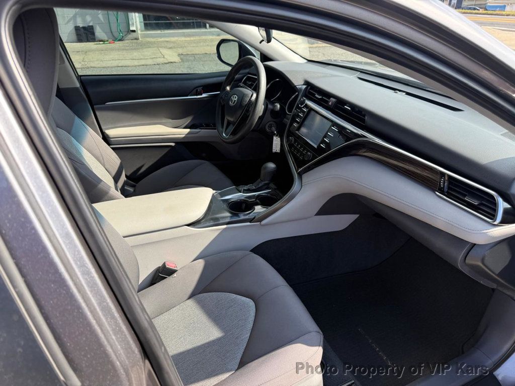 2018 Toyota Camry L photo 12