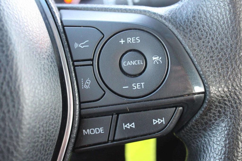 2018 Toyota Camry L Automatic - 22949707 - 19