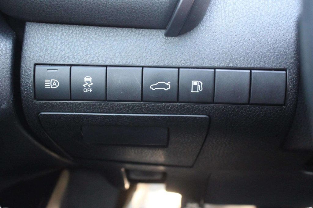 2018 Toyota Camry L Automatic - 22949707 - 29