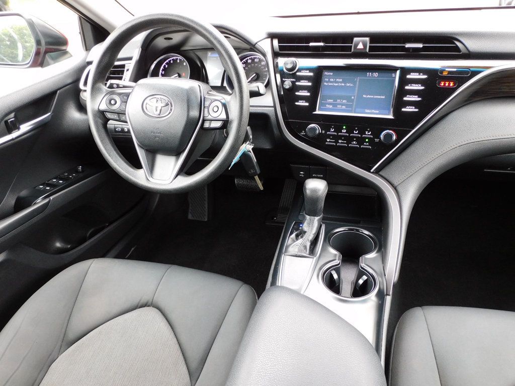 2018 Toyota Camry LE - 22536201 - 37