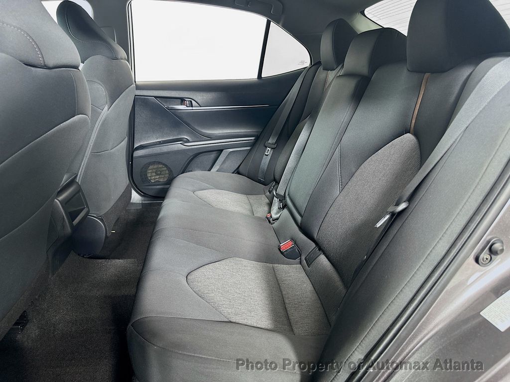 2018 Toyota Camry LE - 22609735 - 23