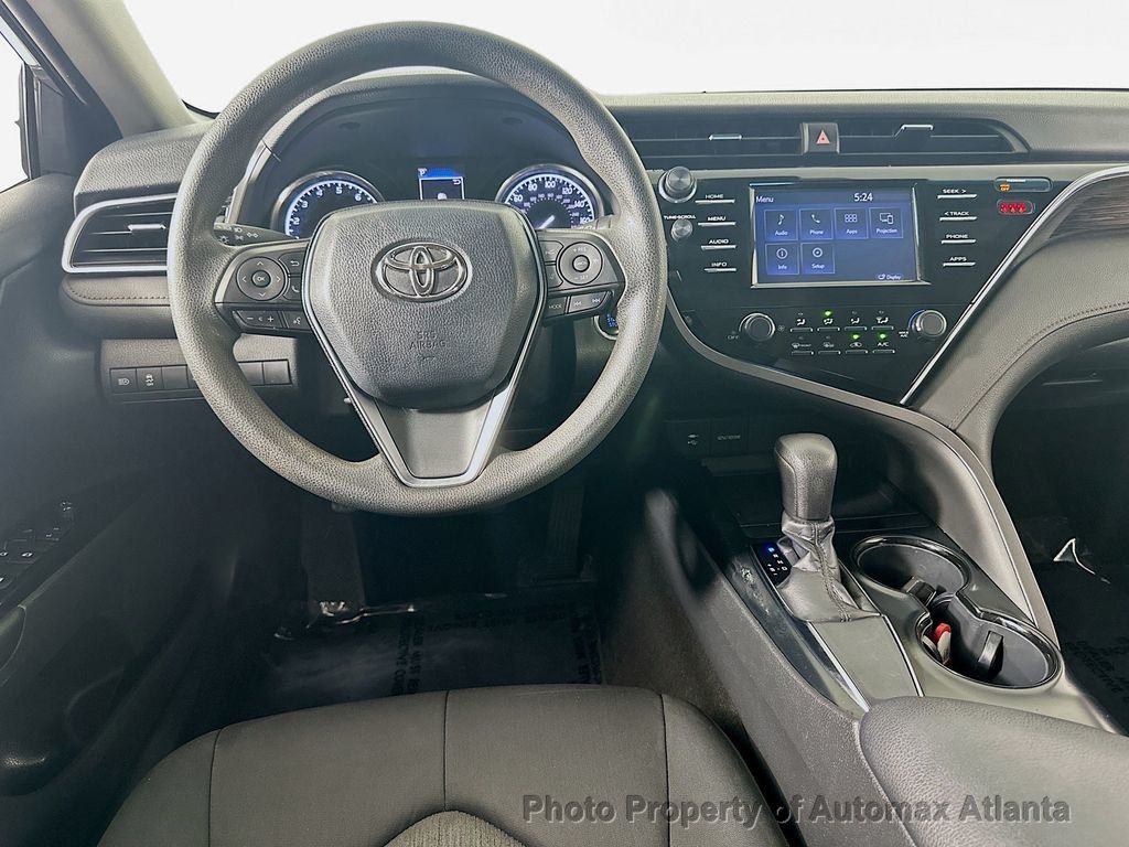 2018 Toyota Camry LE - 22609735 - 24