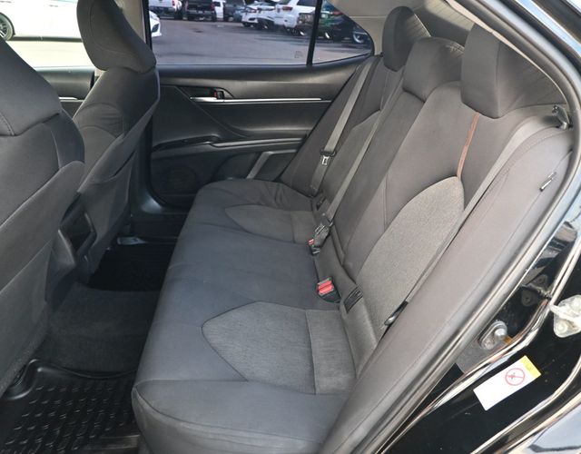 2018 Toyota Camry LE - 22961561 - 13