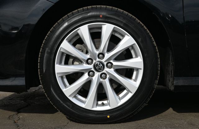 2018 Toyota Camry LE - 22961561 - 6