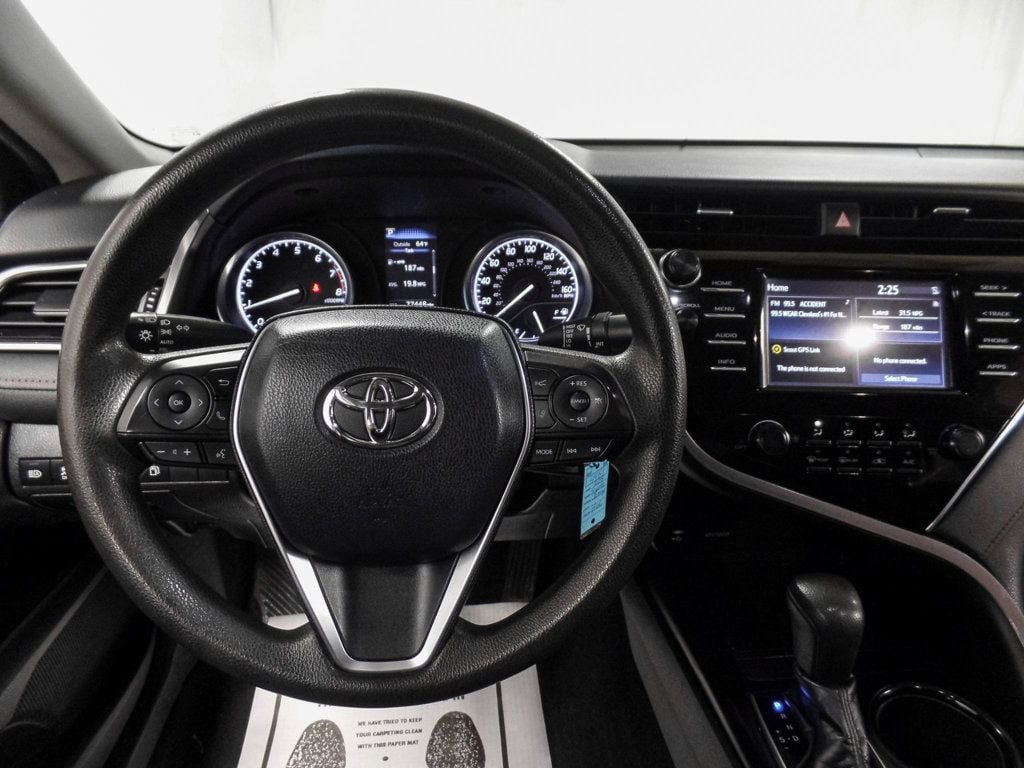 2018 Toyota Camry LE - 22357041 - 13