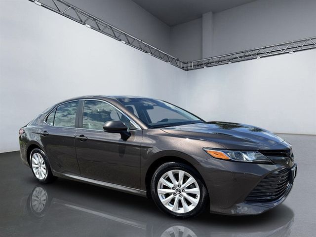2018 Toyota Camry LE Automatic - 23064447 - 22