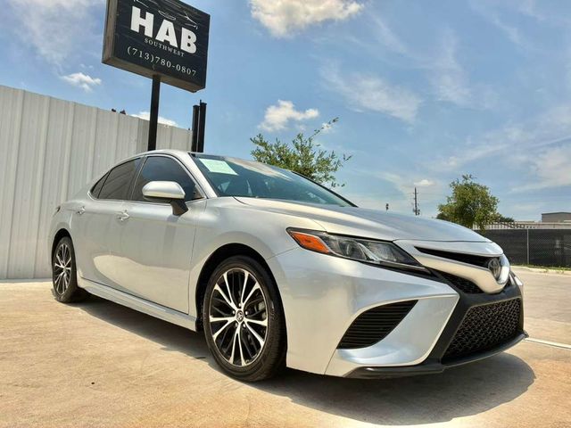 2018 Toyota Camry LE Automatic - 23016275 - 1